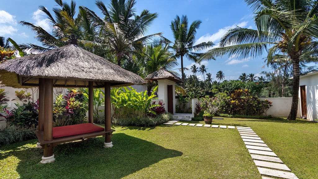 Villa Candi Kecil Tiga: Garden