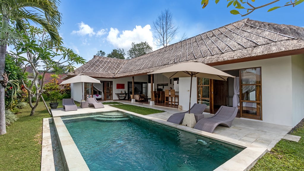 Villa Candi Kecil Tiga: Swimming pool