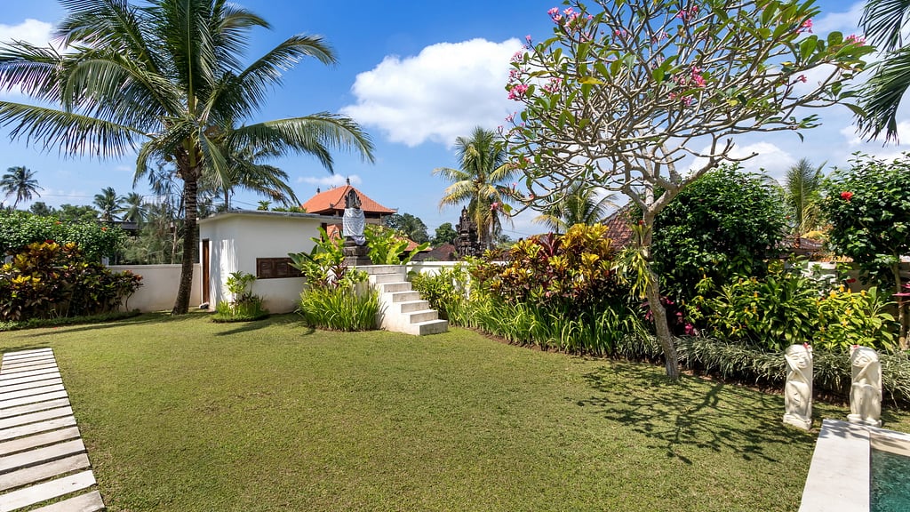 Villa Candi Kecil Tujuh: Garden 1