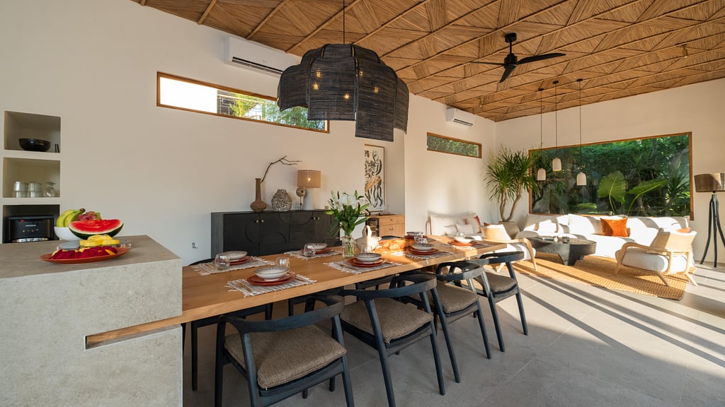 Villa Chagall: Dining area