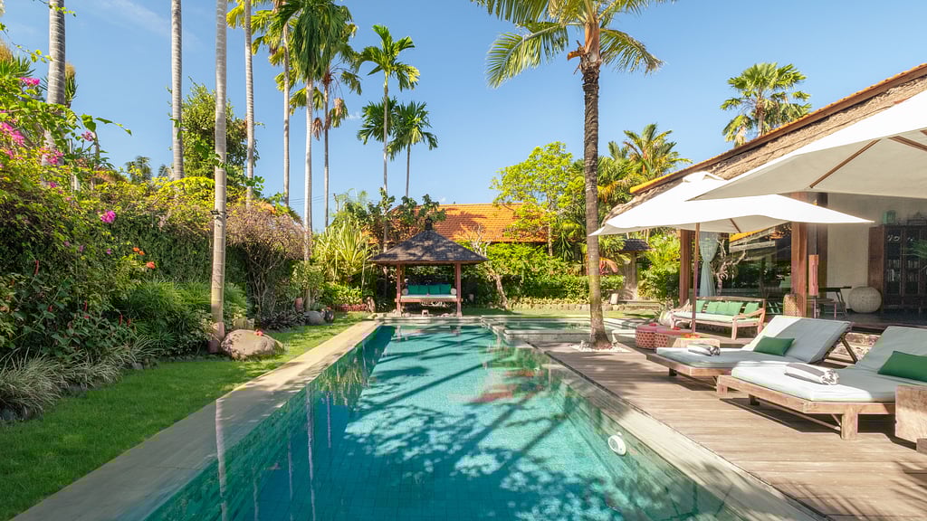 Villa Desa Roro Dua: Swimming pool