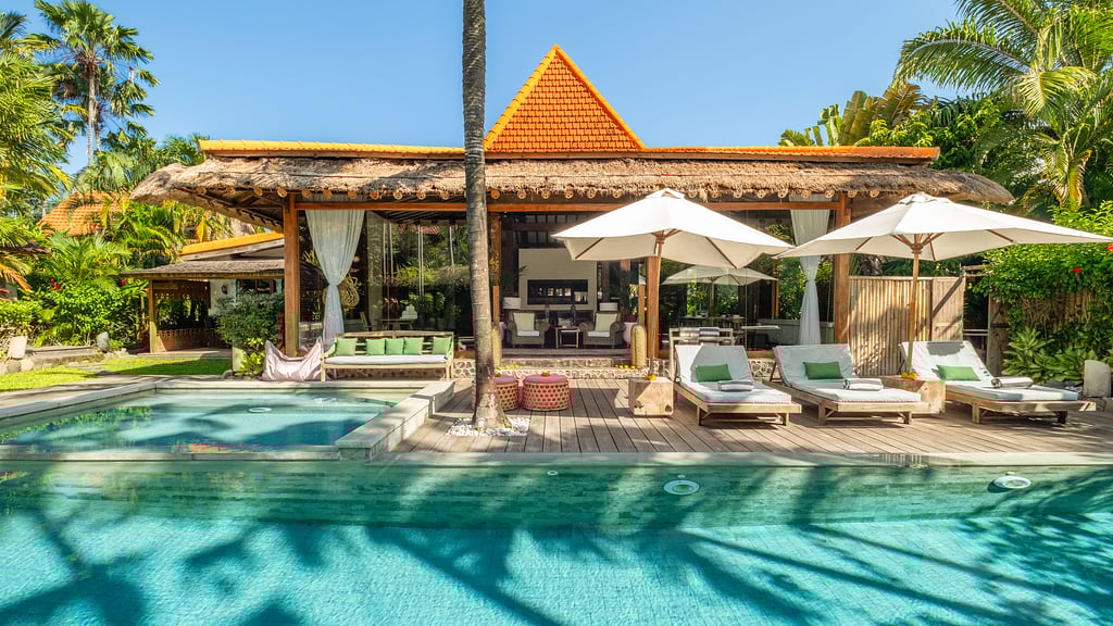 Villa Desa Roro Dua: Swimming pool