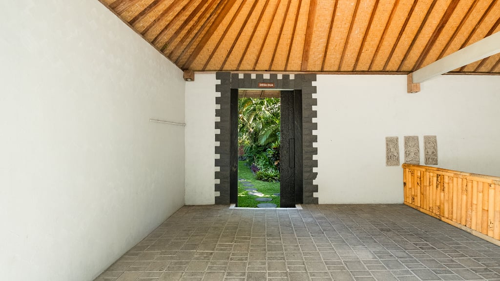 Villa Desa Roro Dua: Parking areas