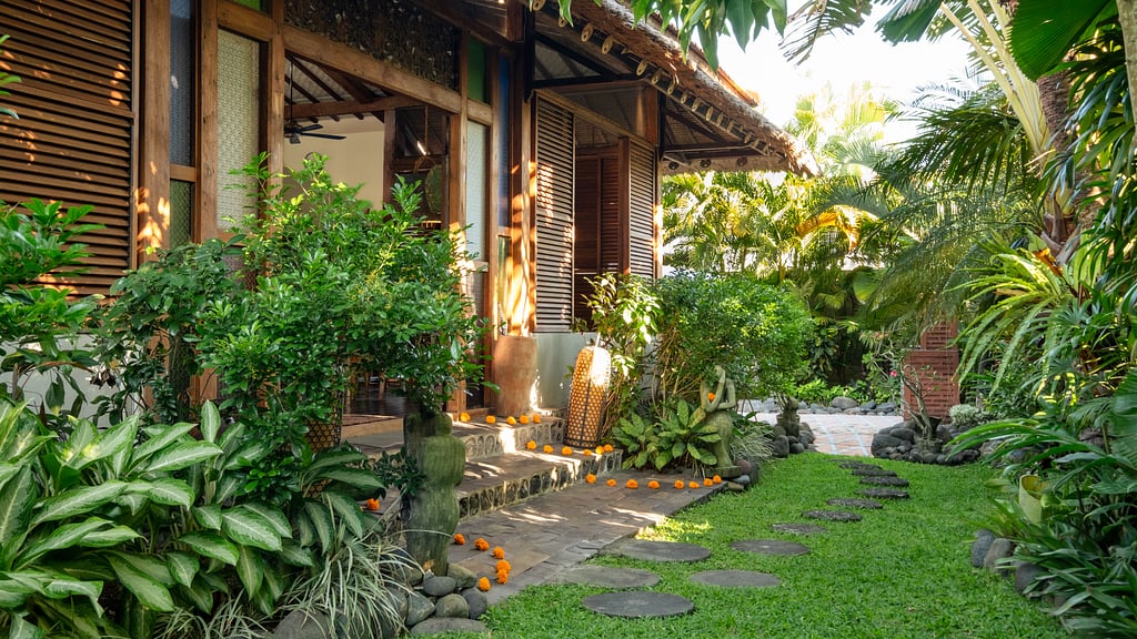 Villa Desa Roro Dua: Garden