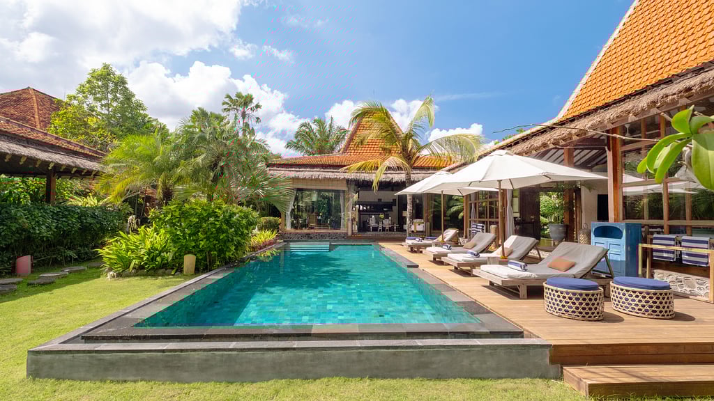 Villa Desa Roro Estate: Swimming pool 1