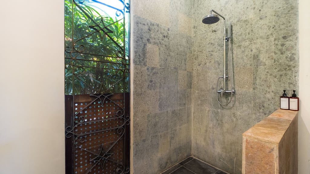 Villa Desa Roro: Bedroom 5