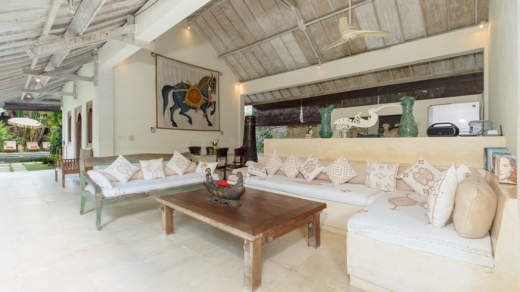 Villa Gembira: Living room