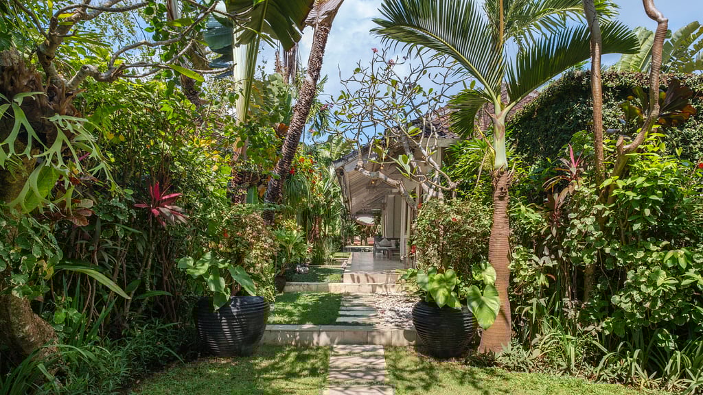 Villa Gembira: Garden