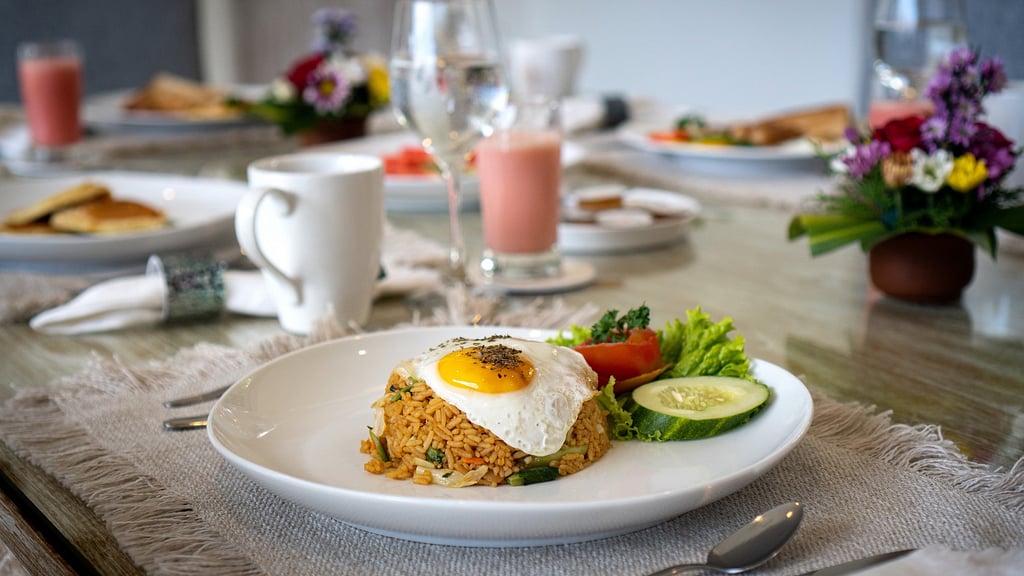 Villa Hiburan 1: Dining area