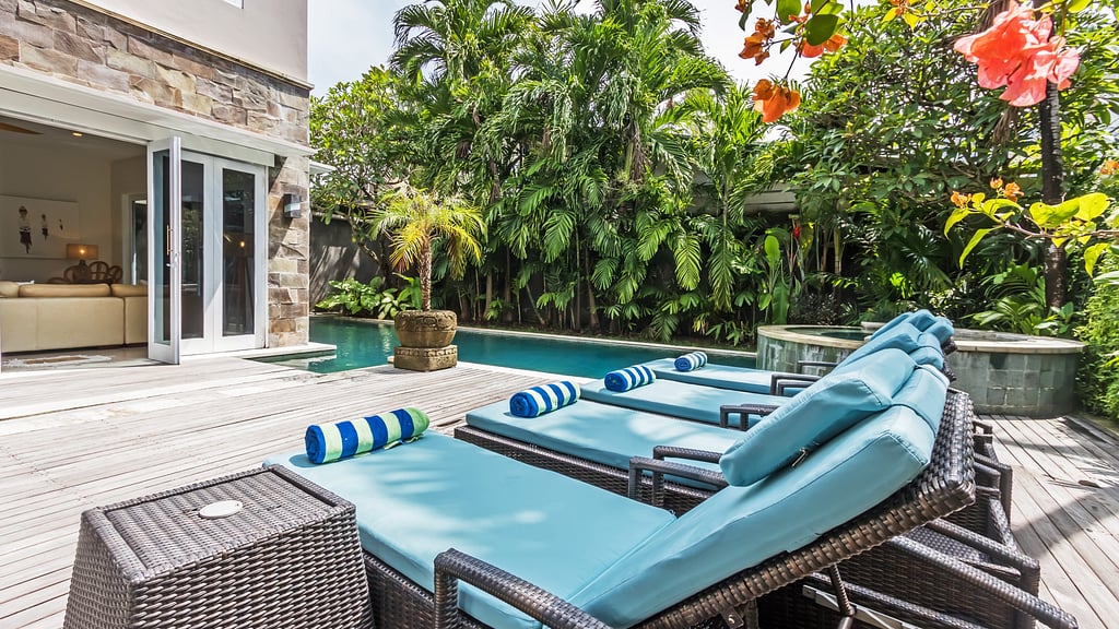 Villa Interlude