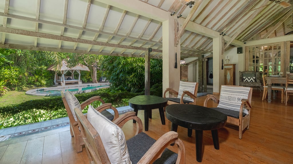 Villa Koyama: Living room