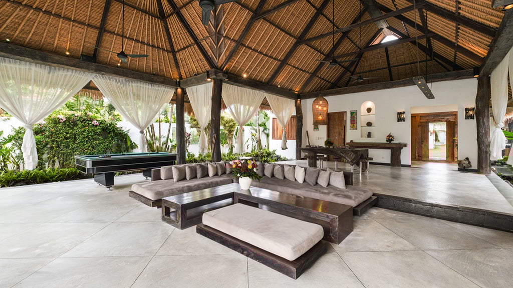 Villa Ku Besar: Living room