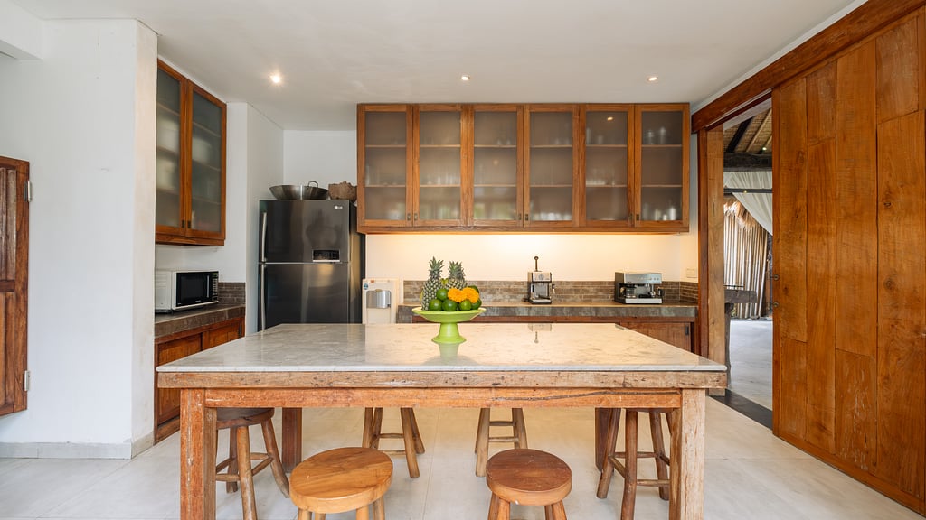 Villa Ku Besar: Kitchen