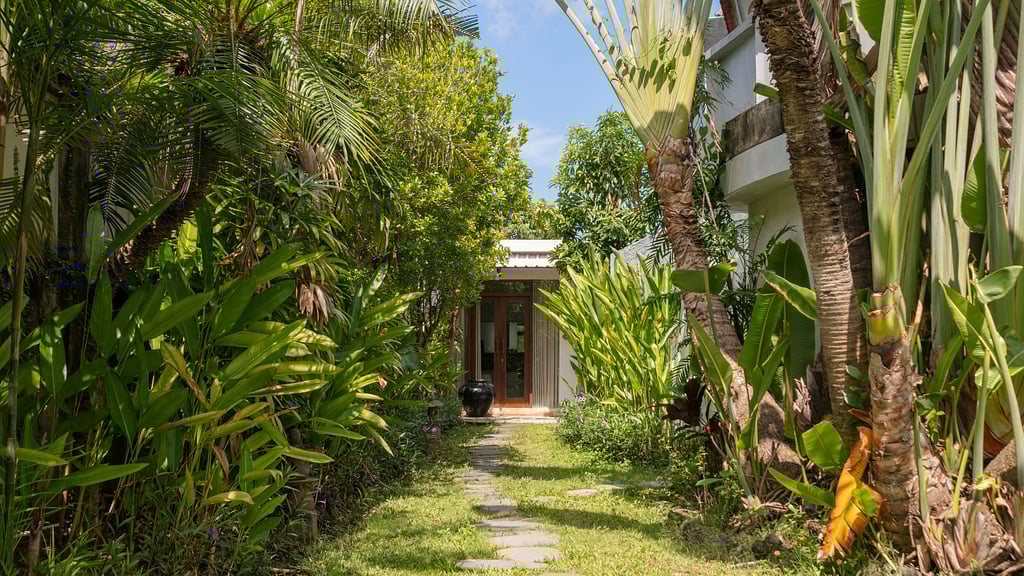 Villa Ku Besar: Garden