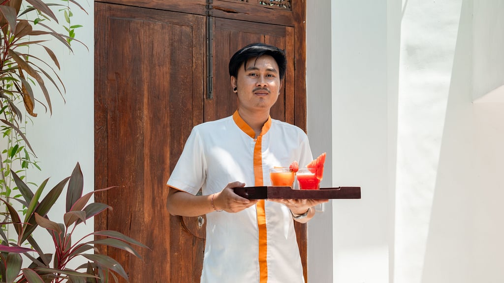 Villa Ku Tama: Villa staff