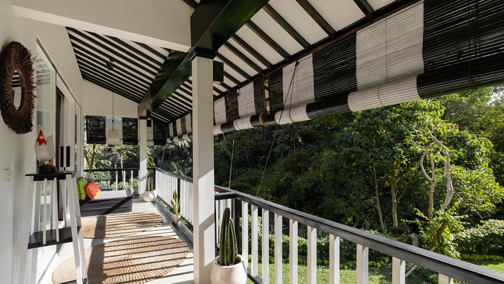 Villa Lepak by the River: Terrace/Veranda