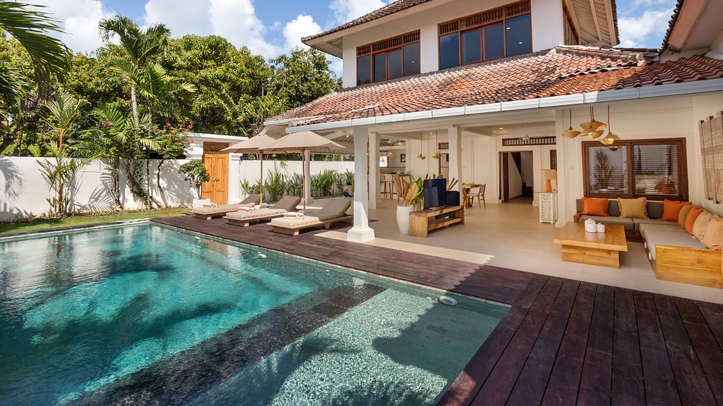 Villa Lisabella: Swimming pool