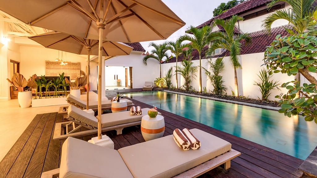 Villa Lisabella: Swimming pool