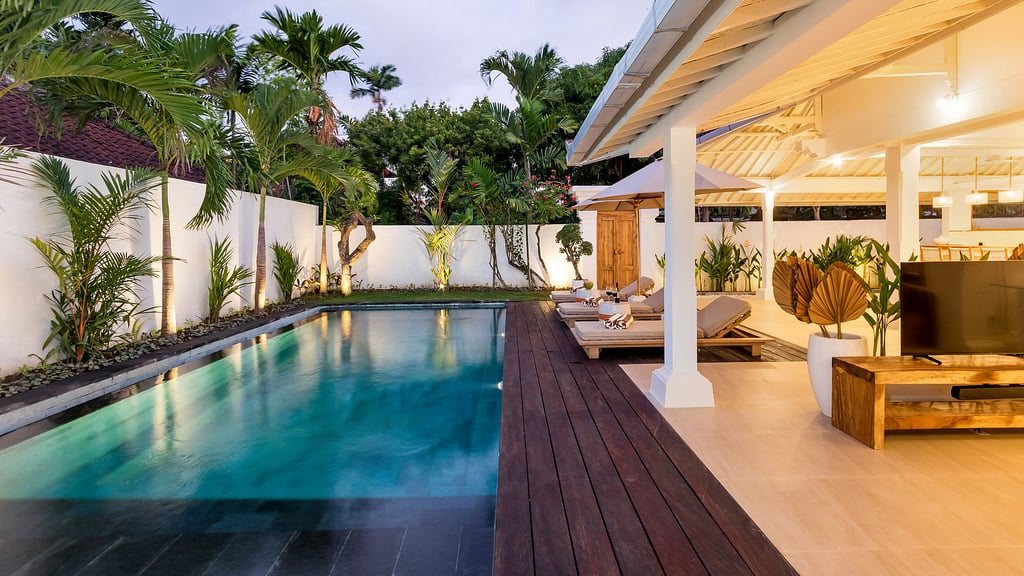 Villa Lisabella: Swimming pool