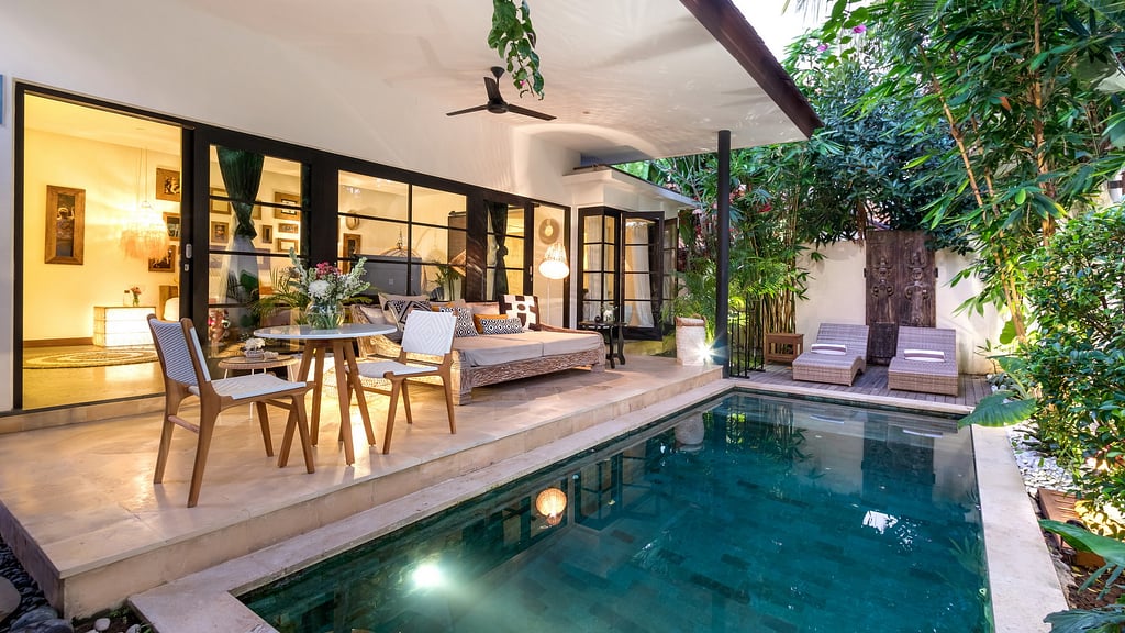 Villa Lora: Swimming pool