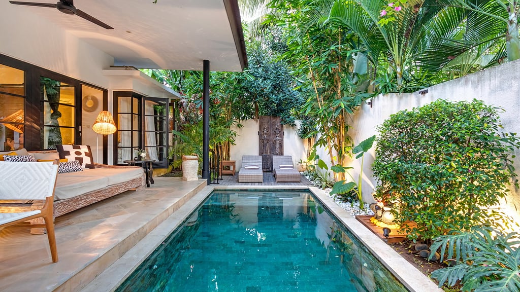 Villa Lora: Swimming pool