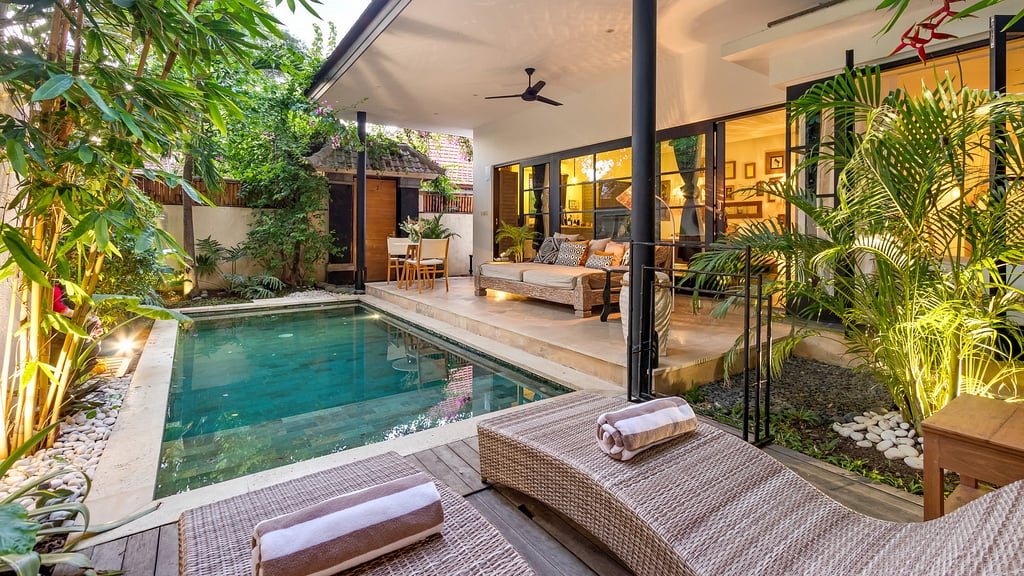 Villa Lora: Swimming pool