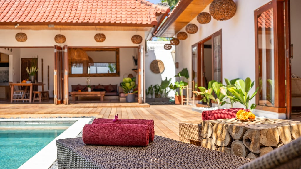 Villa Makasih: Others