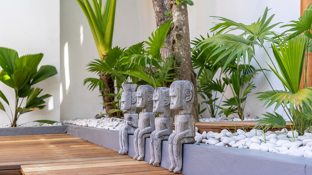 Villa Makasih: Others