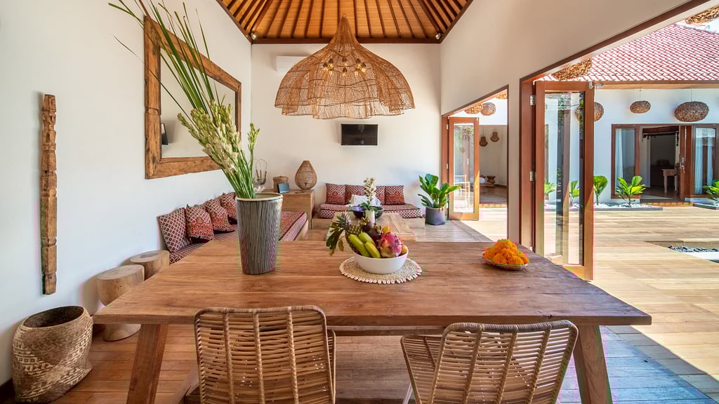 Villa Makasih: Dining area