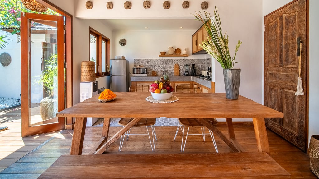 Villa Makasih: Dining area
