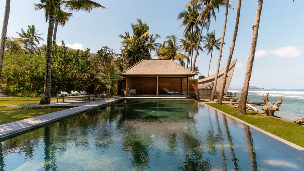 Villa Manis Beachfront