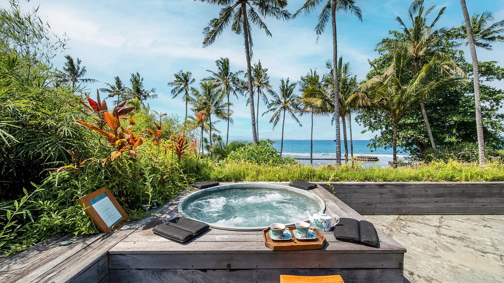 Villa Manis Beachfront