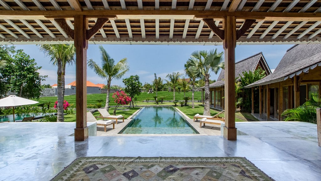 Villa Mannao: Piscine 1