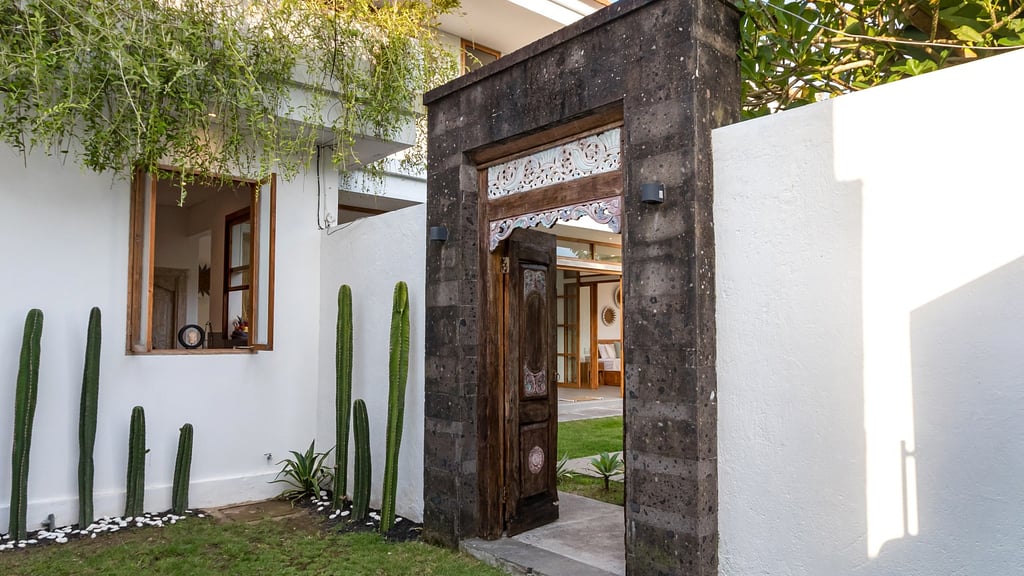 Villa Manusa: Others