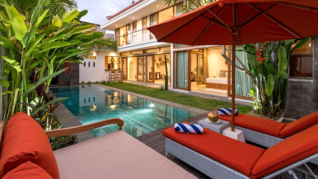 Villa Manusa: Swimming pool