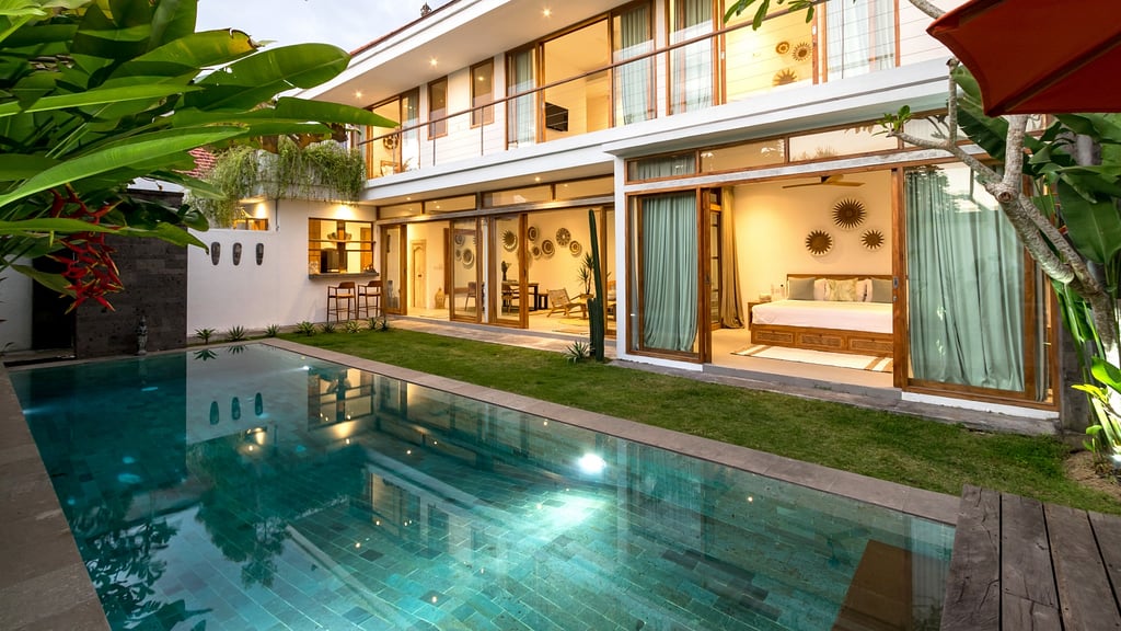 Villa Manusa: Swimming pool