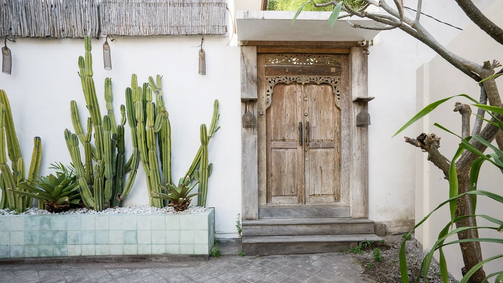 Villa Metisse: Others