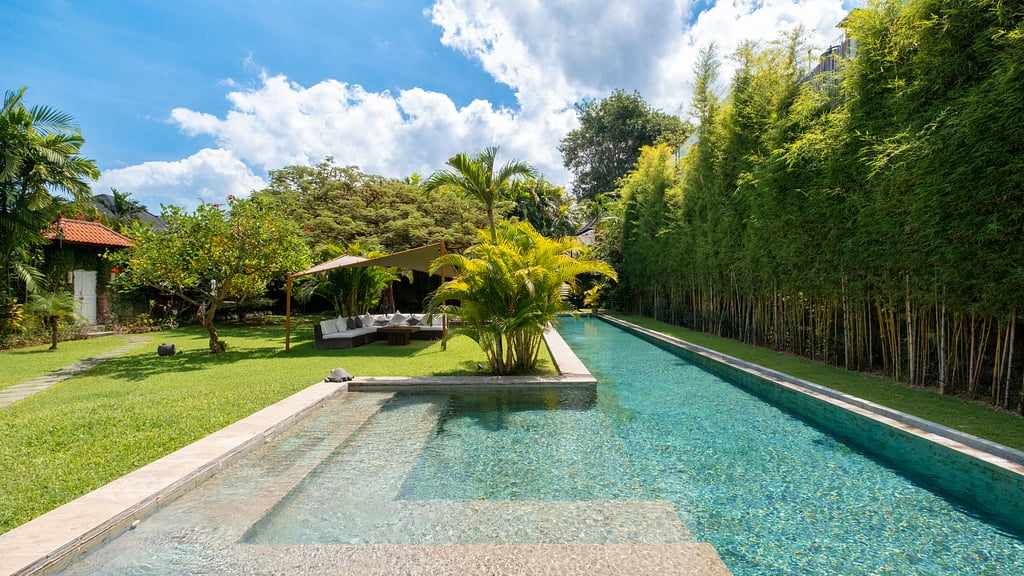 Villa Mogi: Swimming pool