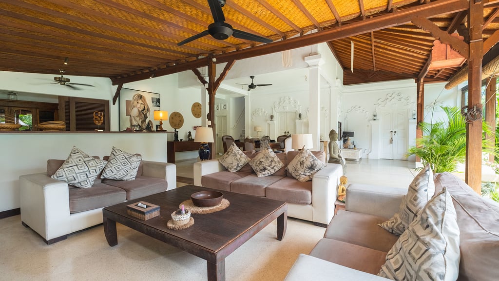 Villa Mogi: Living room