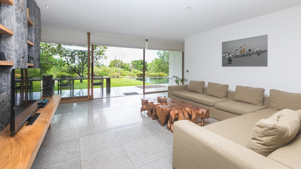 Villa Nakar