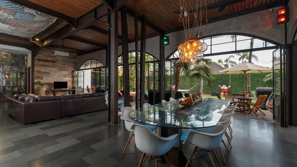 NicoNico Mansion: Dining area