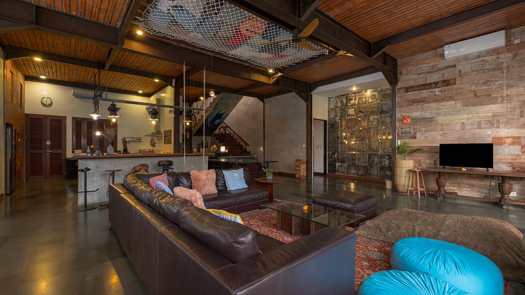 NicoNico Mansion: Living room