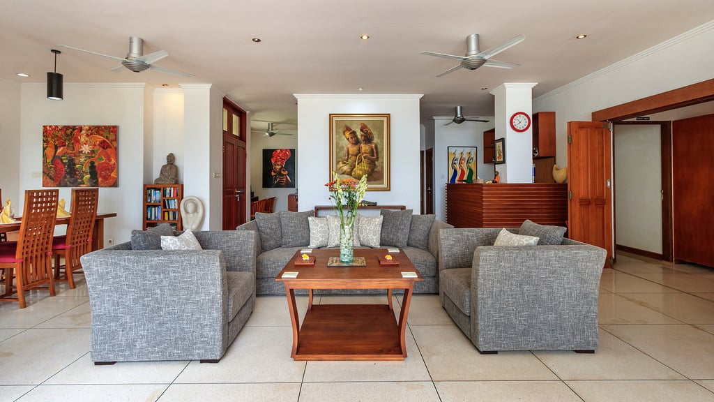 Villa Pantai Candidasa: Woonkamer