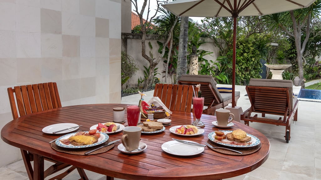 Villa Pantai Candidasa: Eethoek 2