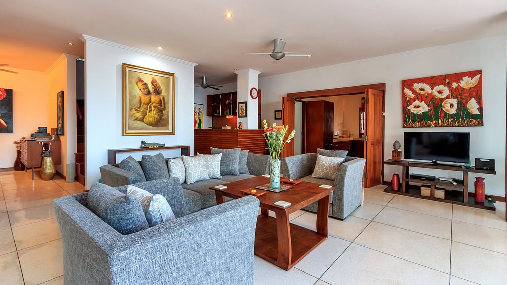 Villa Pantai Candidasa: Woonkamer