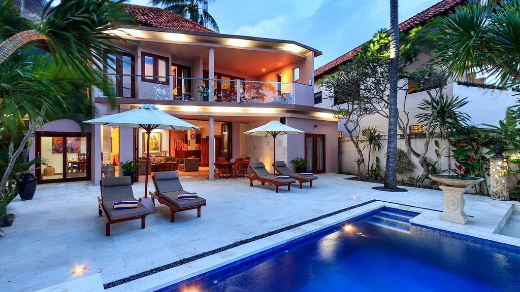 Villa Pantai Candidasa: Zwembad