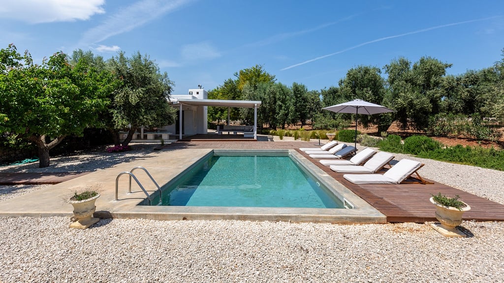 Villa Salju Bali: Swimming pool