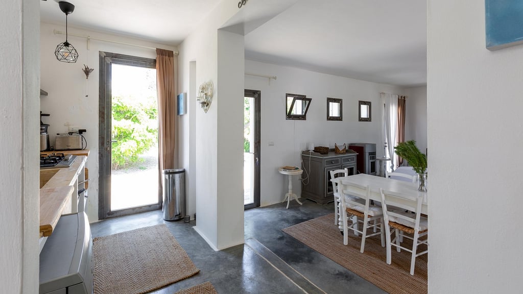 Villa Salju Bali: Kitchen