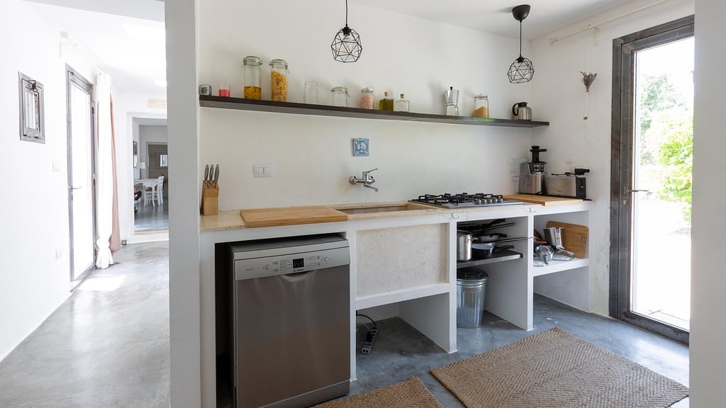 Villa Salju Bali: Kitchen