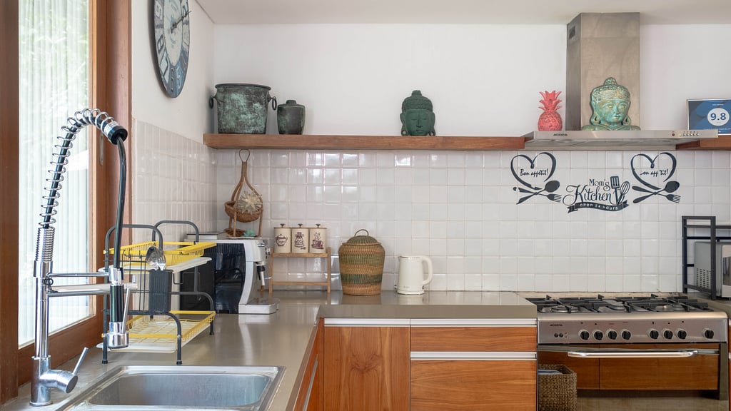 Villa Sanook: Kitchen